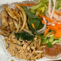 B - Lemongrass Chicken - Bun Ga Xa Ot